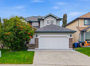 40 W Valley Creek Cres NW, Calgary, AB T3B 5V2