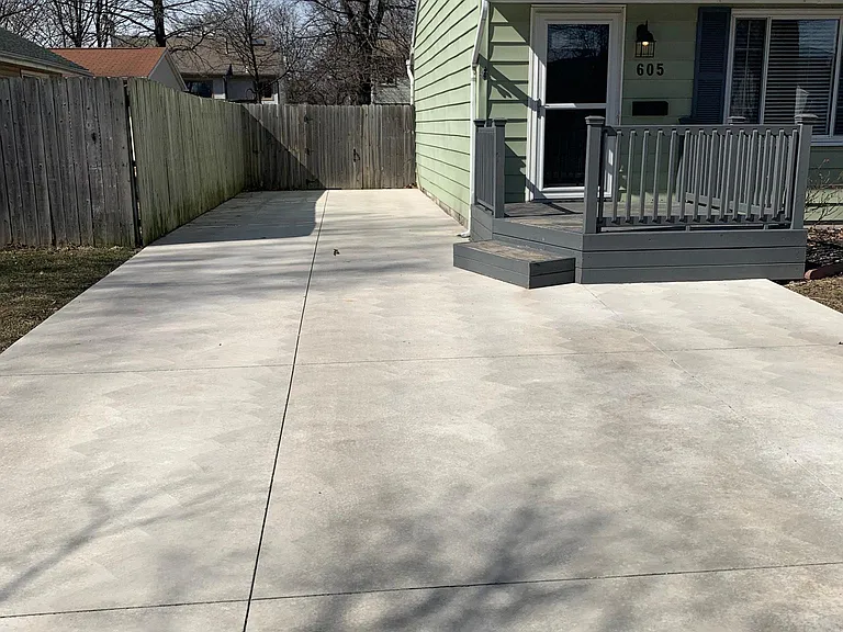 605 Southfield Dr — Photo 3