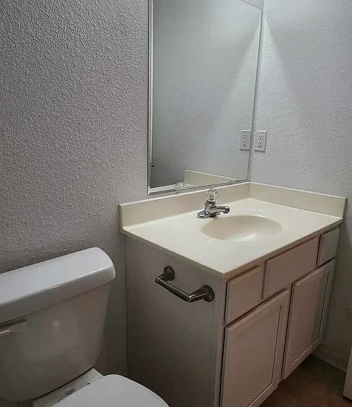 2116 Thompson Dr — Photo 11