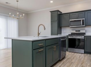 421 E Donahue St, Eldridge, IA 52748