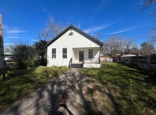 115 W Ila St, Elgin, TX 78621