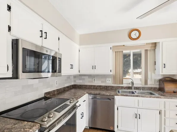 424 Aurora Ave, Saint Paul, MN 55103