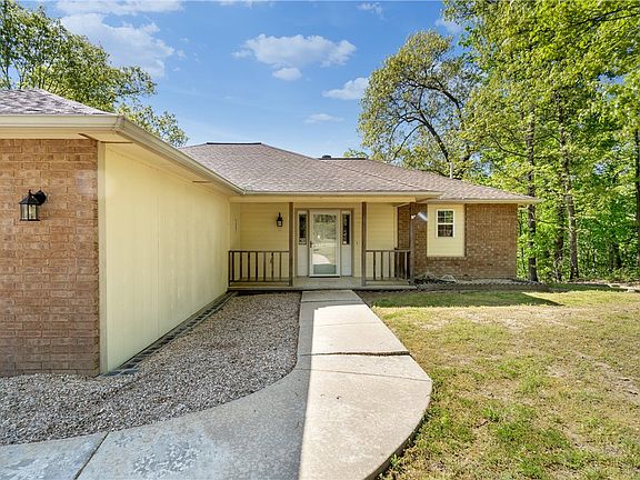 3rd image of 16 Cawston Dr