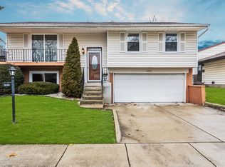 628 Sycamore Rd, Buffalo Grove, IL 60089