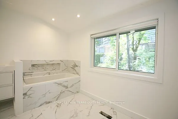 48 McGill St — Photo 31