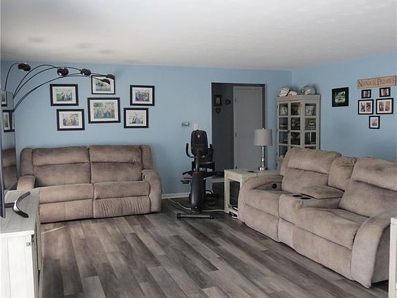 3rd image of 2536 N Main Ave