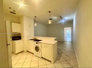 2734 Bird Ave APT 108, Miami, FL 33133