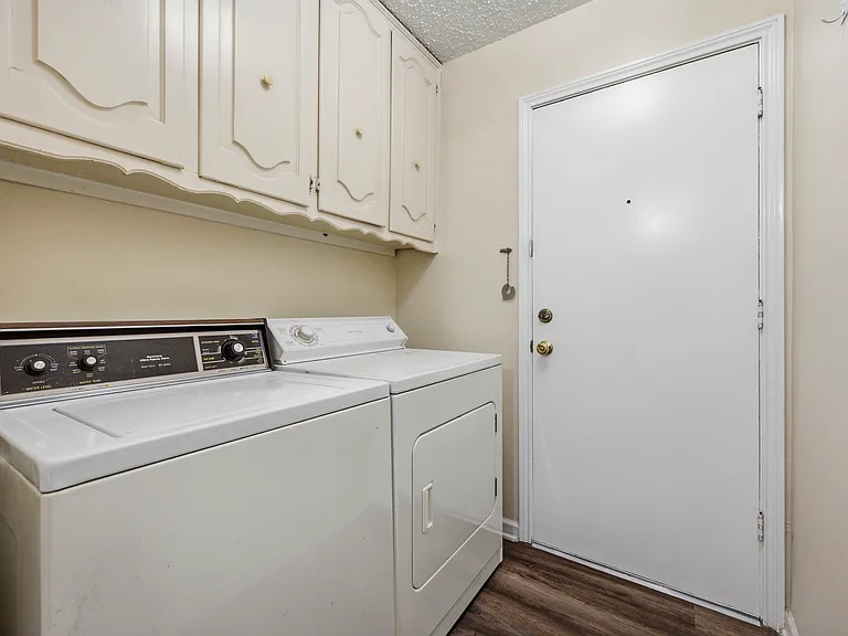 903 Middle Run — Photo 25
