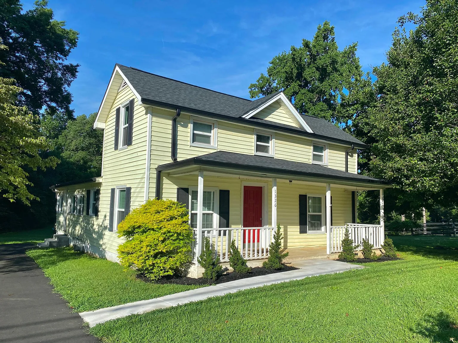 Rocky River Rd W, Charlotte — Photo 2