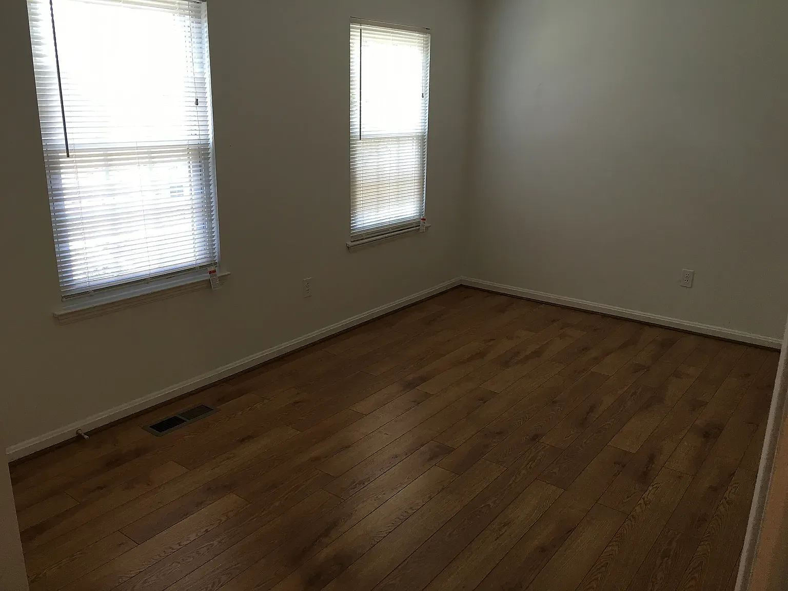 3 bed, 3.5 bath, 1716 sqft, $3,000 — Photo 4