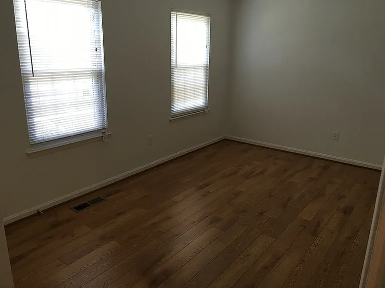 7008 Braddock Mews Pl — Photo 4