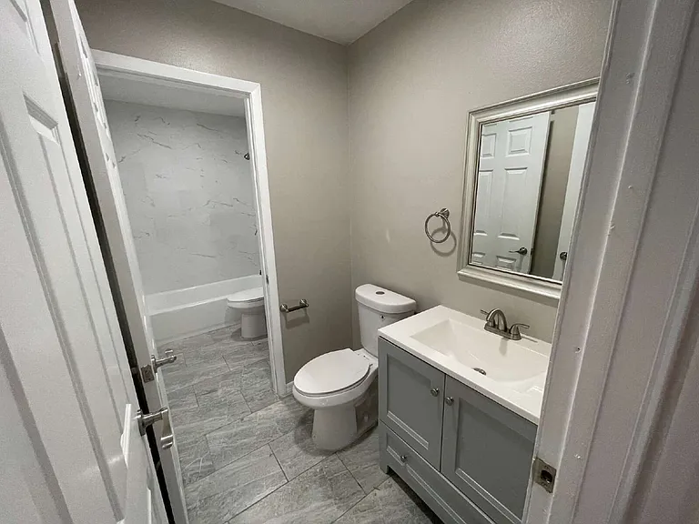 323 W Belmar St — Photo 8