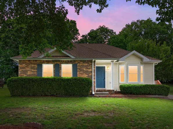210 Jim Thorpe Dr, Clarksville, TN 37042