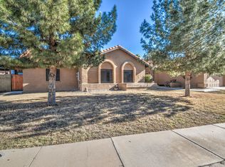 17 S Riata Dr, Gilbert, AZ 85296