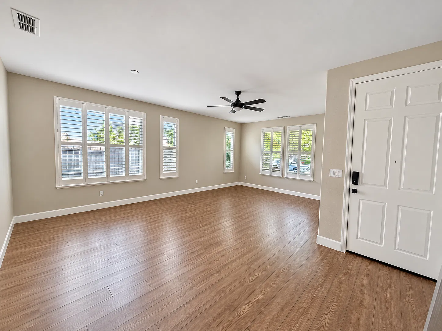 4 bed, 2396 sqft, $3,705 — Photo 3