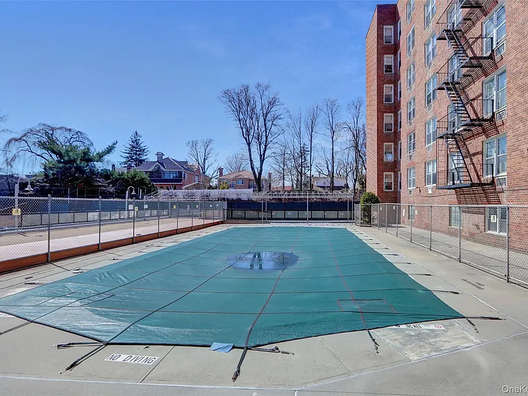 5440 Little Neck Pkwy #1A — Photo 12