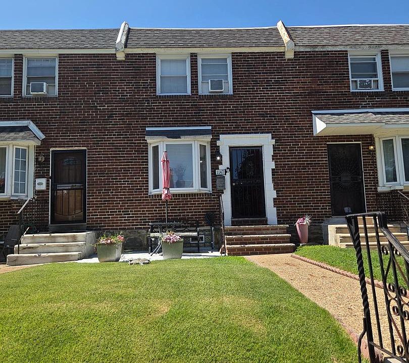 1st image of 1147 E Slocum St