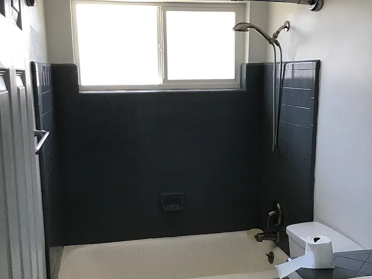 864 E Silver St — Photo 11