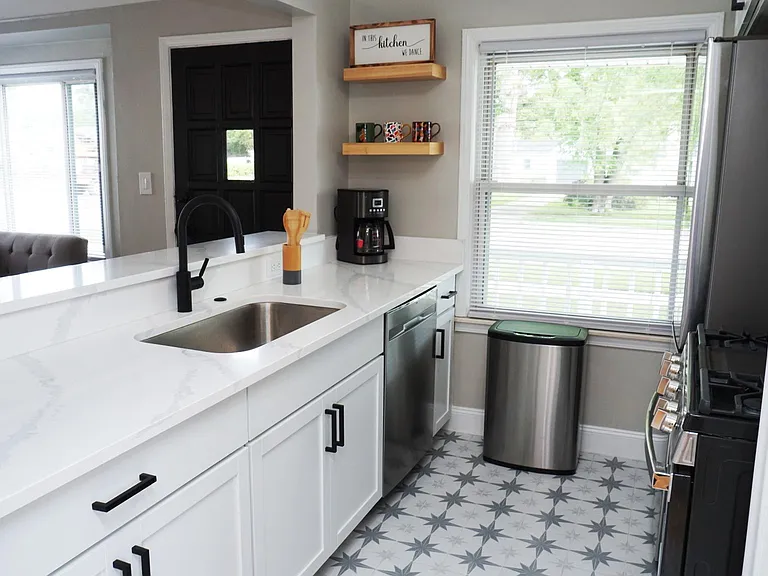 3303 Normandy Rd — Photo 6