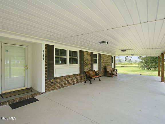 4th image of 1971 Raccoon Road