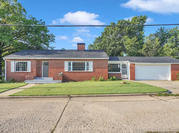 215 E 15th St, Bartlesville, OK 74003