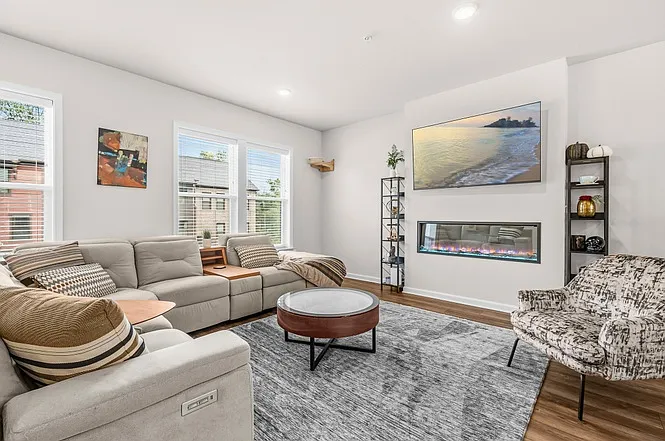 305 Backwater Way — Photo 3