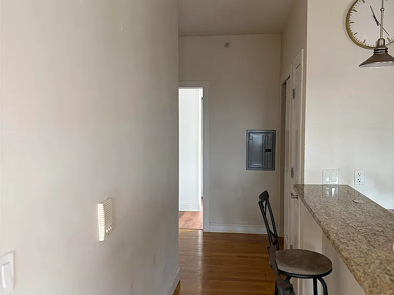 5501 Hudson Ave #401 — Photo 12