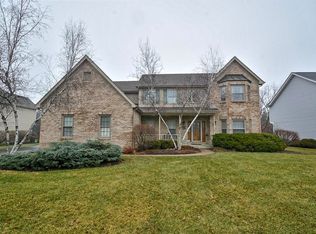 1256 Williamsburg Ln, Crystal Lake, IL 60014