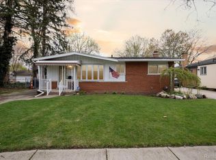 19184 Osmus St, Livonia, MI 48152