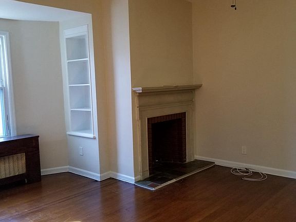 4th image of 104 Woodland Ave #1