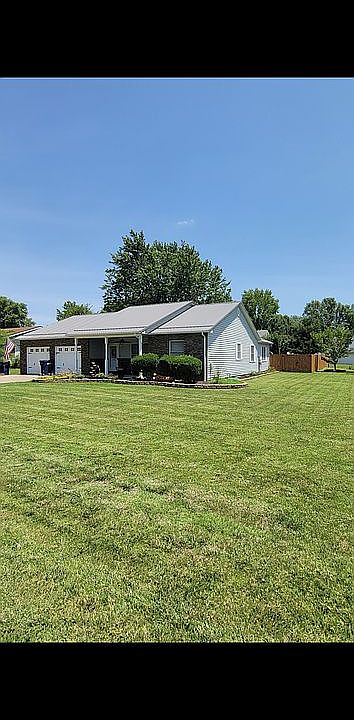 1st image of 105 N Chamberlain Dr