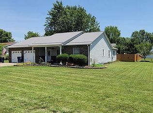 105 N Chamberlain Dr, Marion, IL 62959
