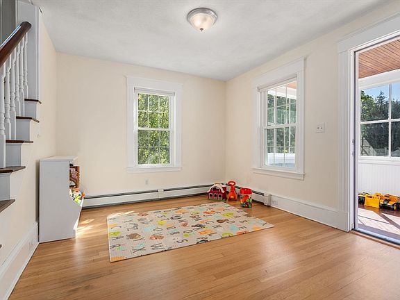 5th image of 128 Pleasant St