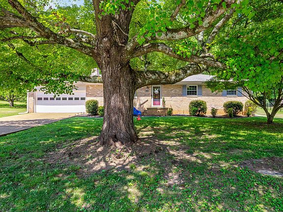2nd image of 5915 Hillcrest Dr