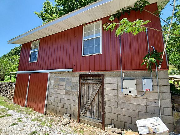 Shop upstairs with HVAC