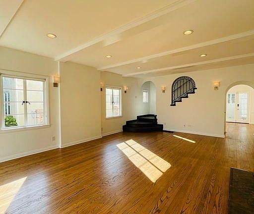 4th image of 4057 Lincoln Ave Unit 4057