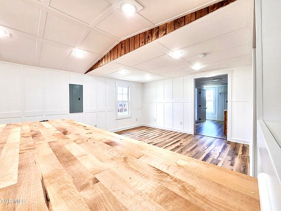 5th image of 205 Polly Erwin Rd