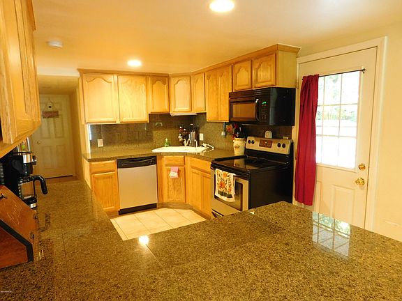 4th image of 70140 Maple Dr