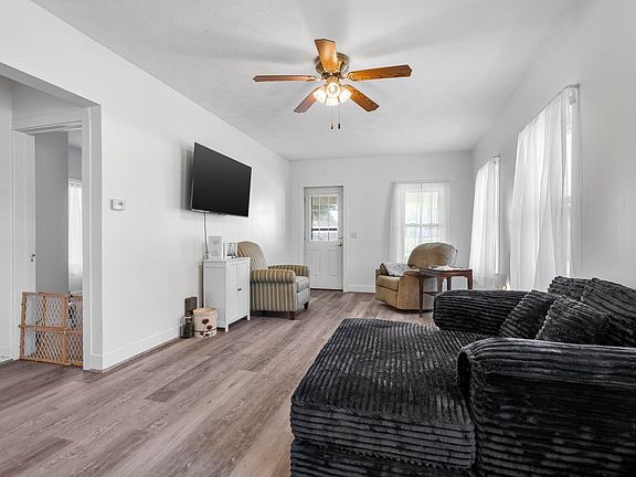 5th image of 408 Turpie St