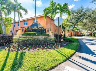 6752 Sienna Club Dr, Lauderhill, FL 33319