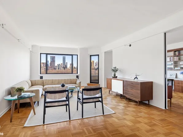 860 Fifth Avenue image 1 of 8