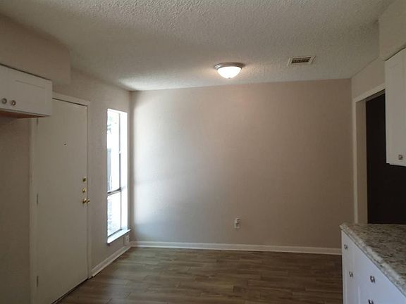 4th image of 13118 Creekview Park Dr