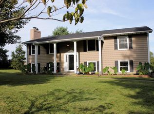 932 Hill Rd, Paris, KY 40361