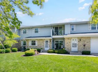 1021 Prairie Dr, Racine, WI 53406
