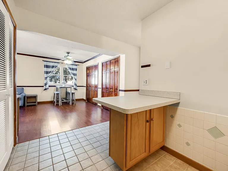 1301 Twin Circle Dr — Photo 8