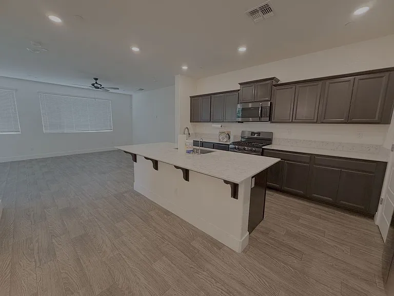 2376 Urdaneta Way — Photo 2