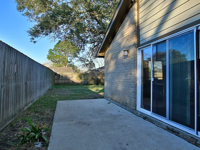 16911 Hibiscus Ln — Photo 32