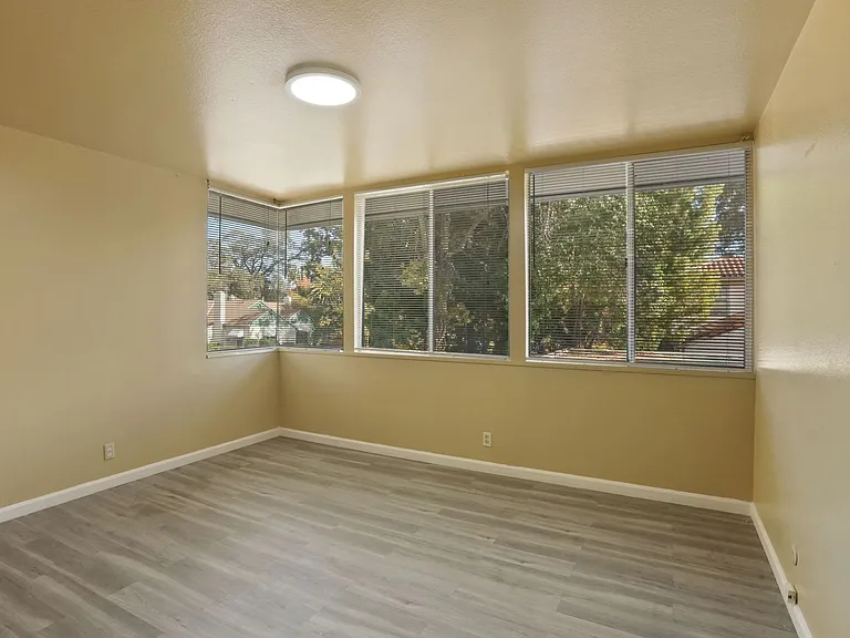 248 W Knoles Way — Photo 18