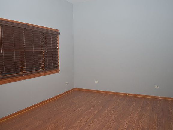 4th image of 4956 N Lockwood Ave