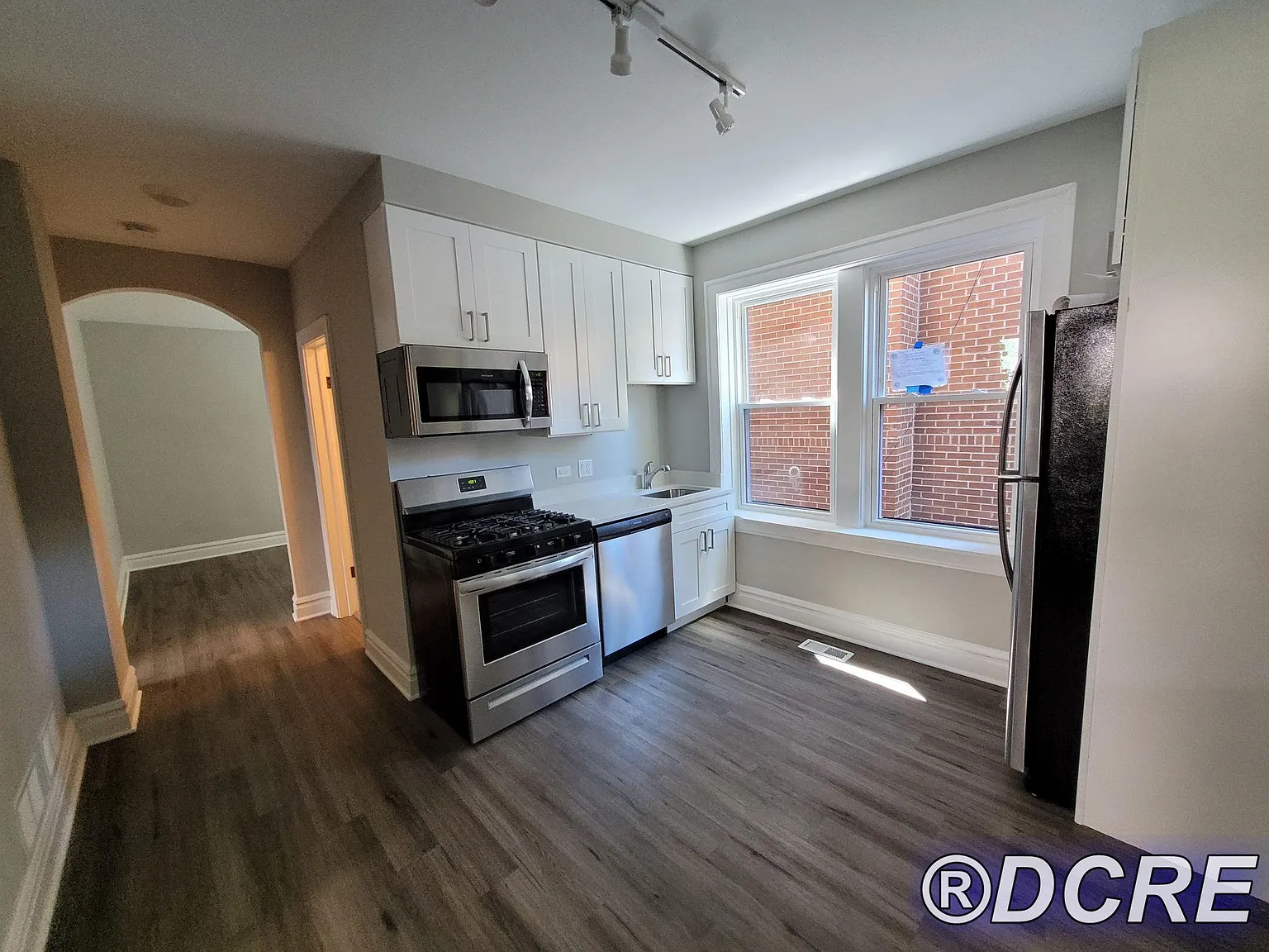 1714 N Wolcott Ave — Photo 1